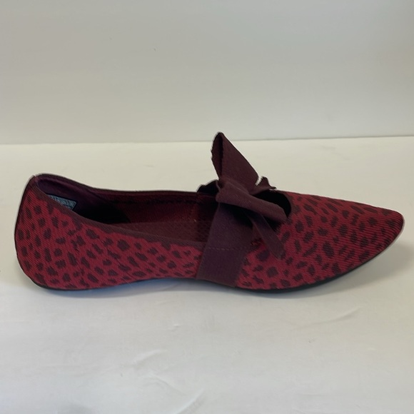 Skechers Memory Foam Burgandy Leopard Print Bow Flats - Picture 9 of 10